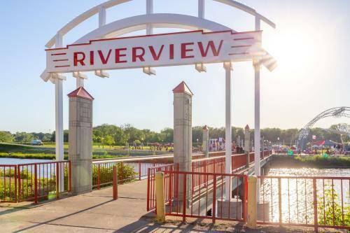 entrance to riverview park in des moines iowa 